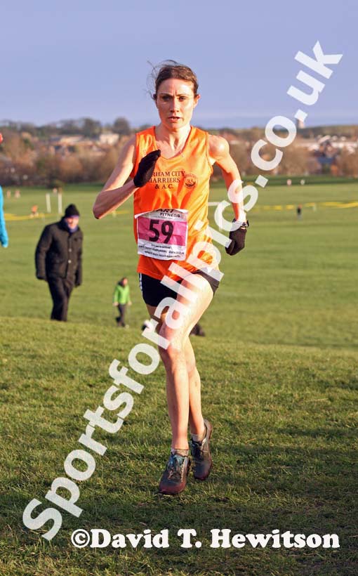 Rosie Smith on her way to winning the senior womens North Eastern Cross Country, Champs., Temple Park, South Shields. Photo: David T. Hewitson/Sports for All Pics